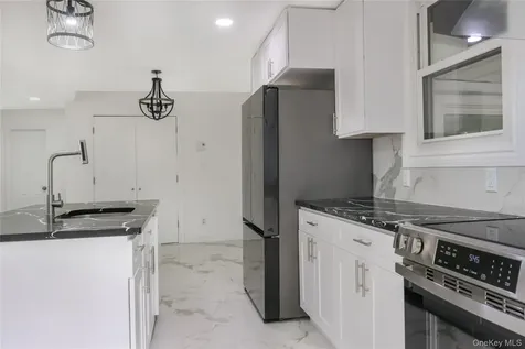 266 Station Road Bellport NY 11713