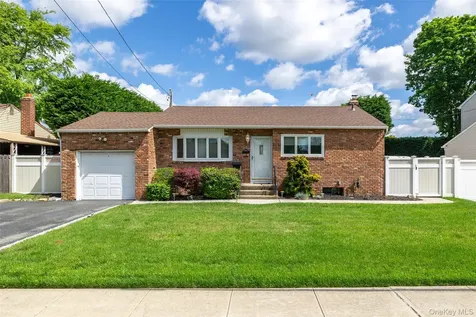 183 N Oak Street Massapequa NY 11758