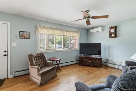 183 N Oak Street Massapequa NY 11758