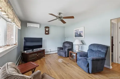 183 N Oak Street Massapequa NY 11758