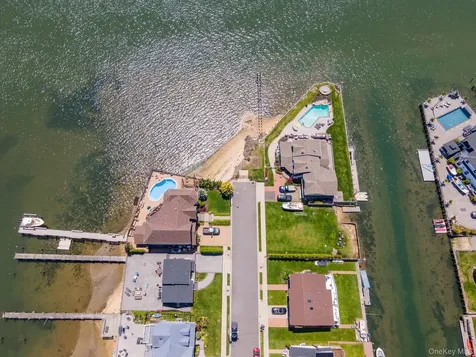 5 Division Avenue Massapequa NY 11758