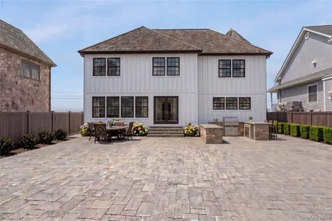5 Division Avenue Massapequa NY 11758