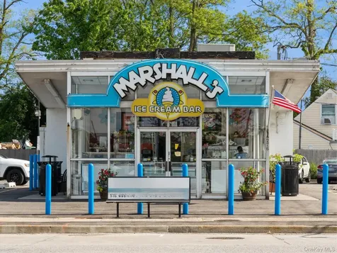 5 Division Avenue Massapequa NY 11758