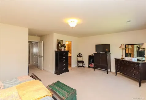 64 Hudson View Terrace Hyde Park NY 12538
