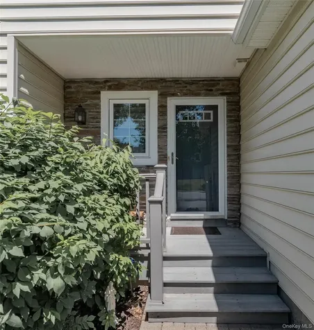 64 Hudson View Terrace Hyde Park NY 12538