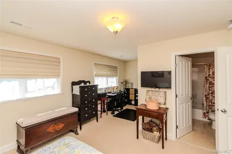 64 Hudson View Terrace Hyde Park NY 12538