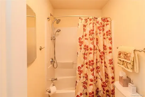 64 Hudson View Terrace Hyde Park NY 12538