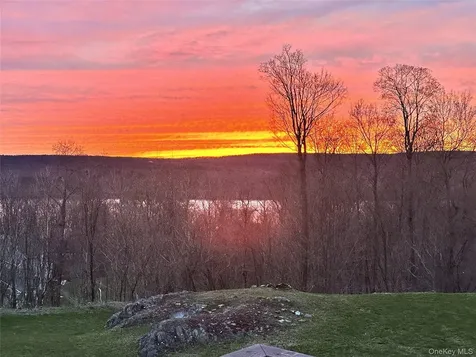 64 Hudson View Terrace Hyde Park NY 12538