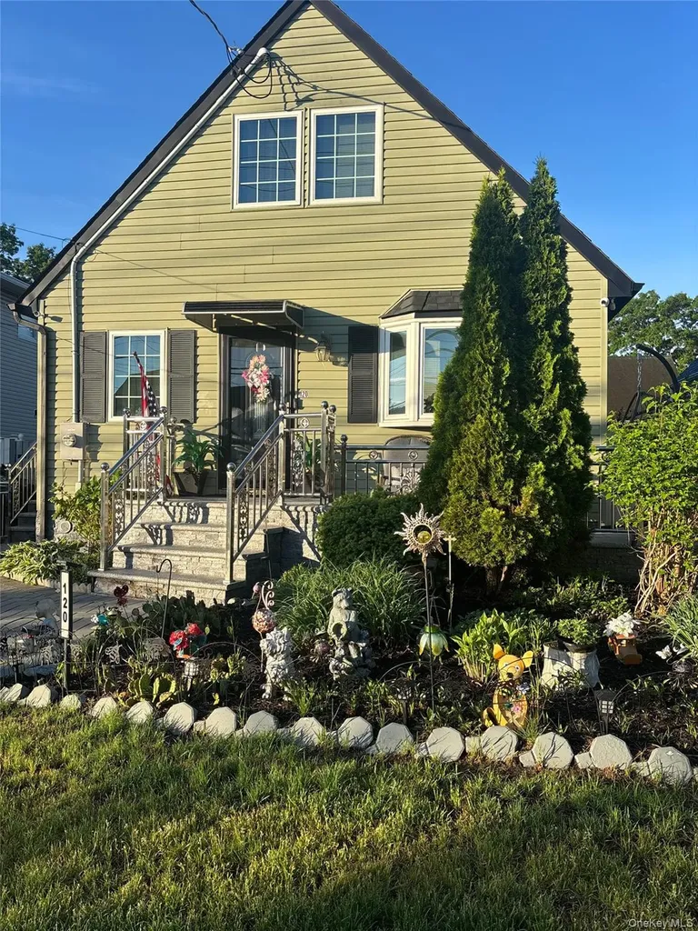 120 Fir Street Valley Stream NY 11580