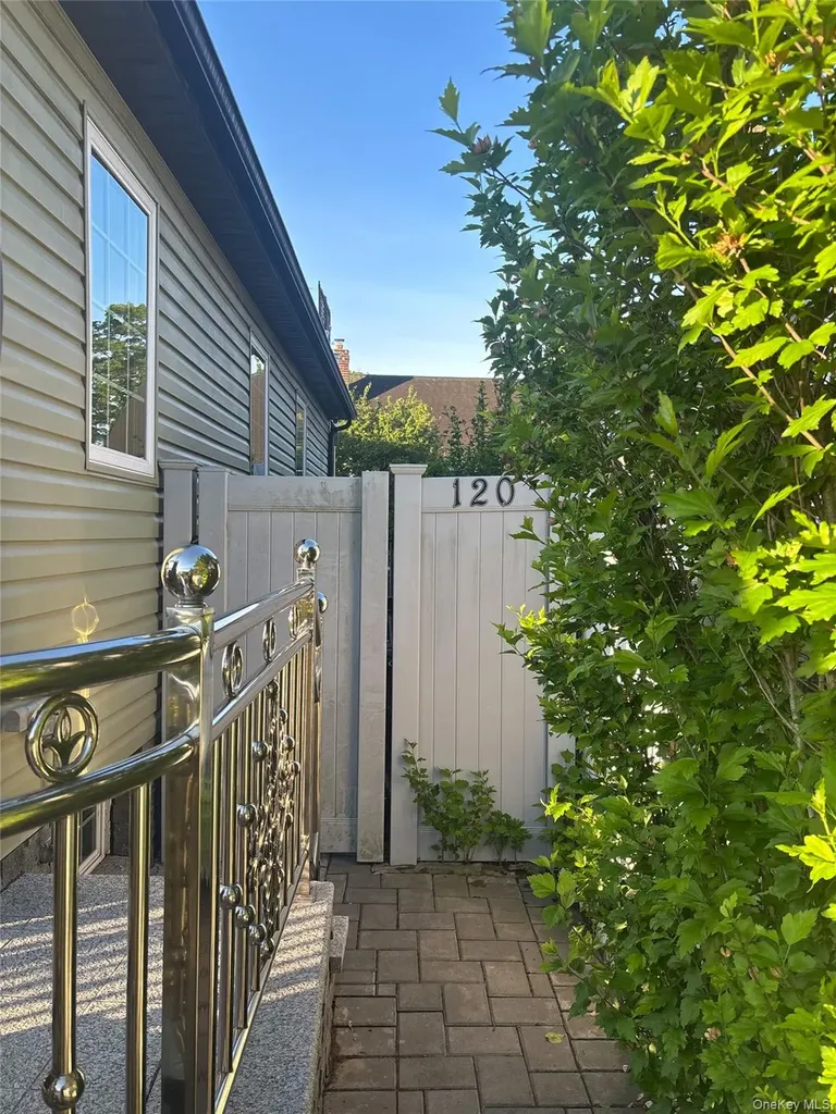120 Fir Street Valley Stream NY 11580