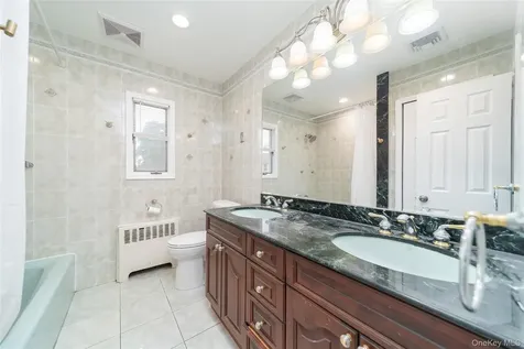 6 Manor Drive Bethpage NY 11714