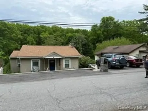 16 Willowbrook Heights Wappingers Falls NY 12603