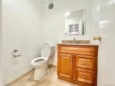10 Old Mamaroneck Road White Plains NY 10605