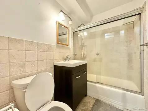 10 Old Mamaroneck Road White Plains NY 10605
