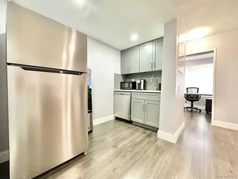 10 Old Mamaroneck Road White Plains NY 10605