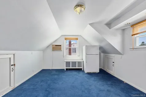 12 Leslie Lane Massapequa NY 11758