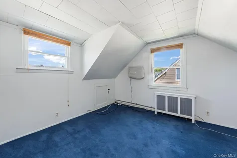 12 Leslie Lane Massapequa NY 11758