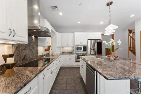 25 Cabin Ridge Road Chappaqua NY 10514