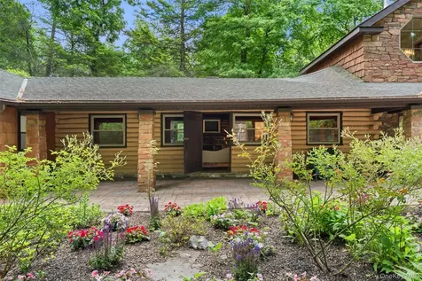 25 Cabin Ridge Road Chappaqua NY 10514
