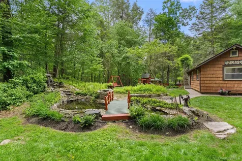 25 Cabin Ridge Road Chappaqua NY 10514