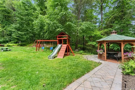 25 Cabin Ridge Road Chappaqua NY 10514