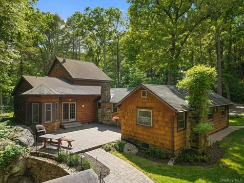 25 Cabin Ridge Road Chappaqua NY 10514