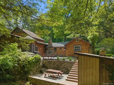 25 Cabin Ridge Road Chappaqua NY 10514