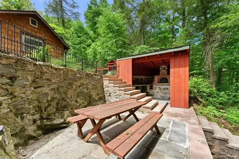 25 Cabin Ridge Road Chappaqua NY 10514