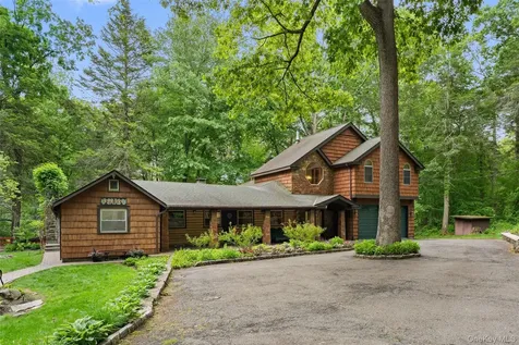 25 Cabin Ridge Road Chappaqua NY 10514