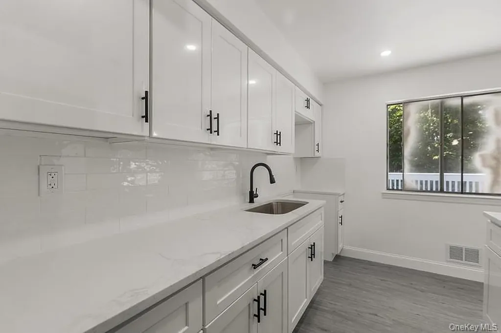 31 Amarillo Drive Nanuet NY 10954