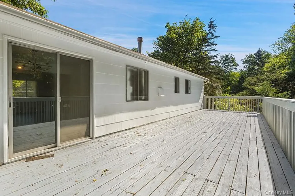 31 Amarillo Drive Nanuet NY 10954