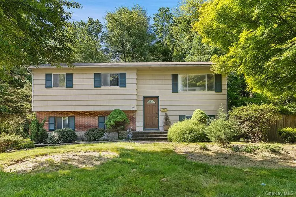 31 Amarillo Drive Nanuet NY 10954