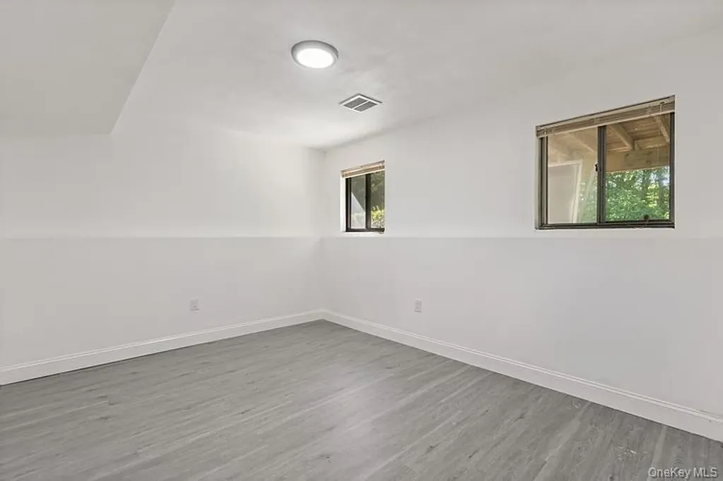 31 Amarillo Drive Nanuet NY 10954