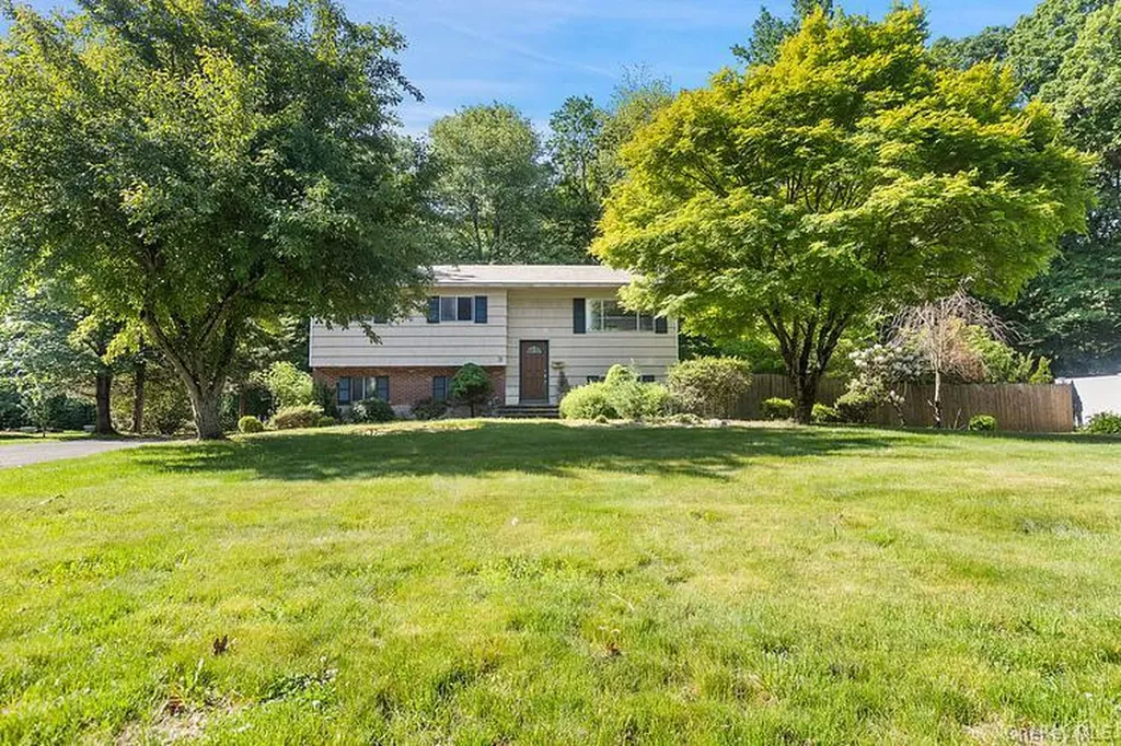 31 Amarillo Drive Nanuet NY 10954