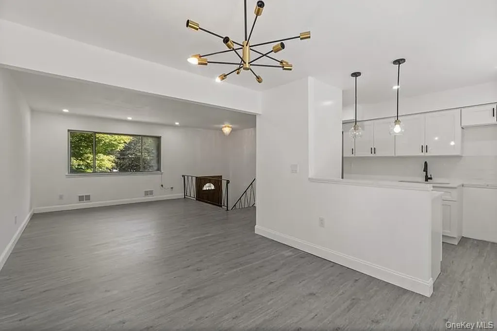 31 Amarillo Drive Nanuet NY 10954