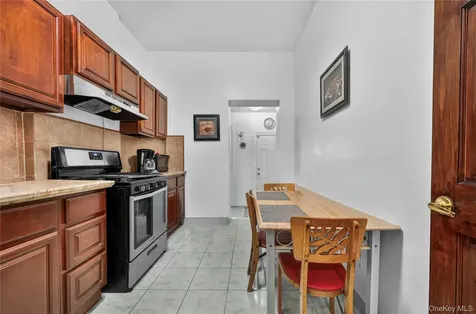 1543 Hollywood Avenue Bronx NY 10461