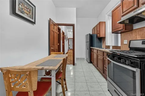 1543 Hollywood Avenue Bronx NY 10461