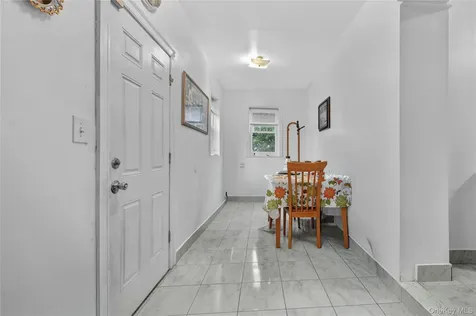 1543 Hollywood Avenue Bronx NY 10461