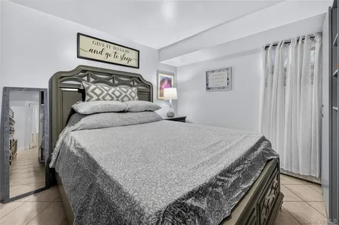1543 Hollywood Avenue Bronx NY 10461