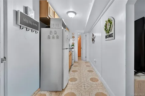 1543 Hollywood Avenue Bronx NY 10461