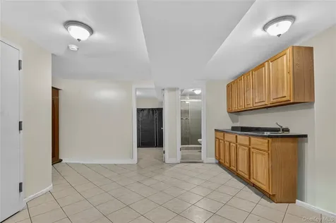 1543 Hollywood Avenue Bronx NY 10461
