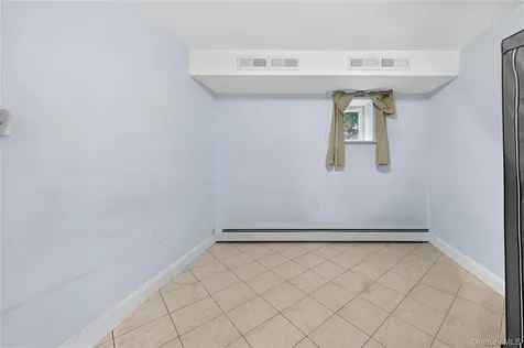 1543 Hollywood Avenue Bronx NY 10461