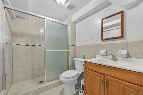 1543 Hollywood Avenue Bronx NY 10461
