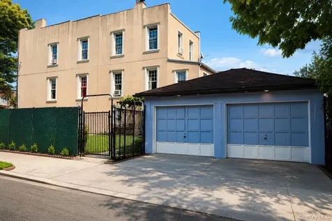 1543 Hollywood Avenue Bronx NY 10461