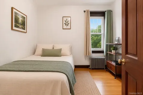 1543 Hollywood Avenue Bronx NY 10461