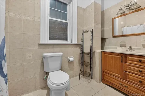 1543 Hollywood Avenue Bronx NY 10461