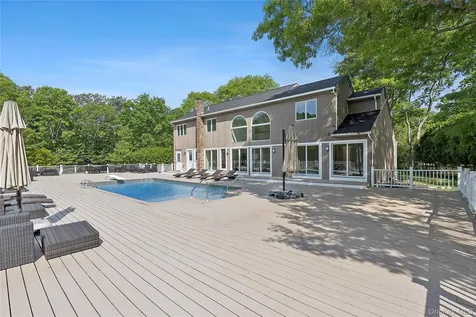 133 Old Country Road East Quogue NY 11942
