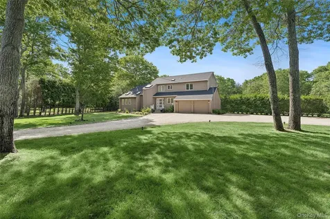 133 Old Country Road East Quogue NY 11942