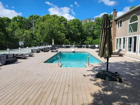 133 Old Country Road East Quogue NY 11942