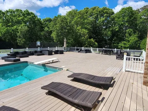 133 Old Country Road East Quogue NY 11942